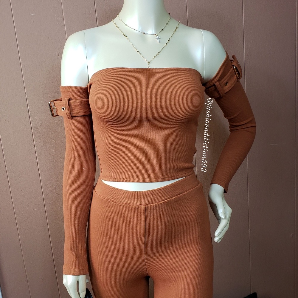 Off-the-shoulder matching set long sleeves crop